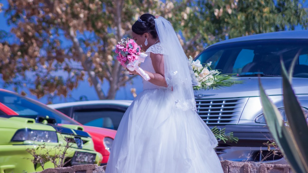 Mariage-colonnades-julio-mamitiana-arrivée-mariée