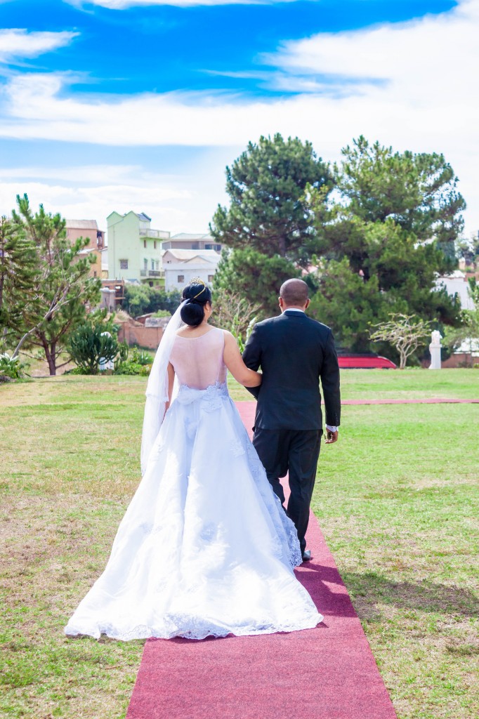 couple-mariage-colonnades-madagascar-3