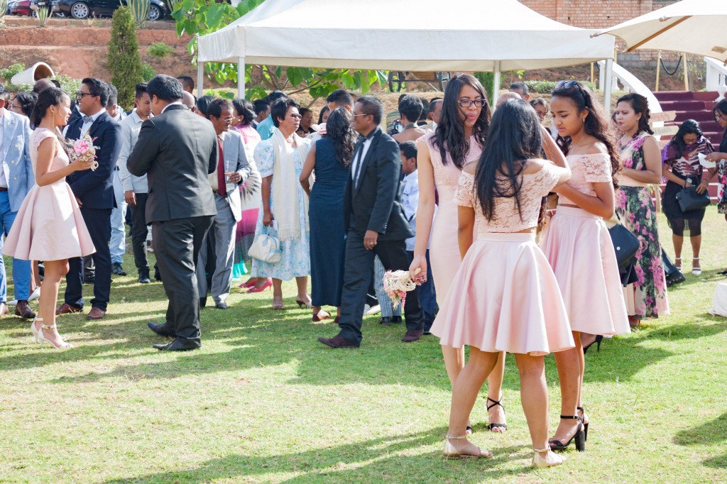 filles d'honneur-mariage-colonnades-mariage-Madagascar4