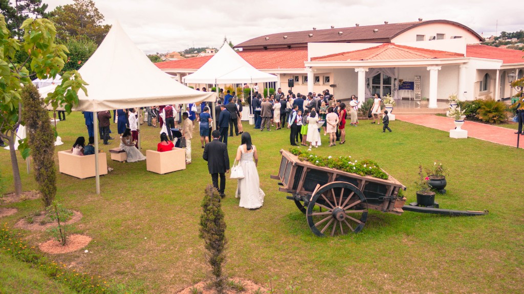 Mariage-colonnades-décembre-cocktail-jardin