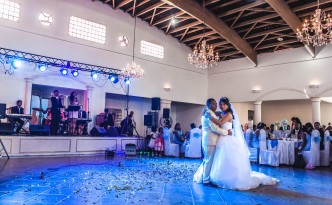 danse-ouverture-mariage-colonnades