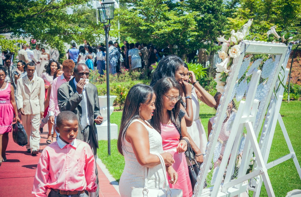 arrivée-invités-mariage-colonnades