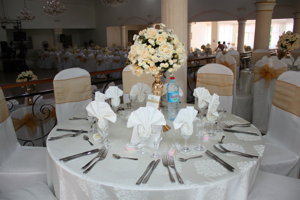 table-invités-mariage-colonnades