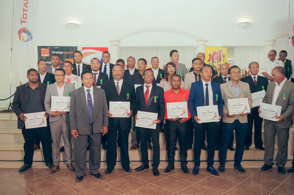 remise-trophée-FSAM-espace-Colonnades-Antananarivo-2