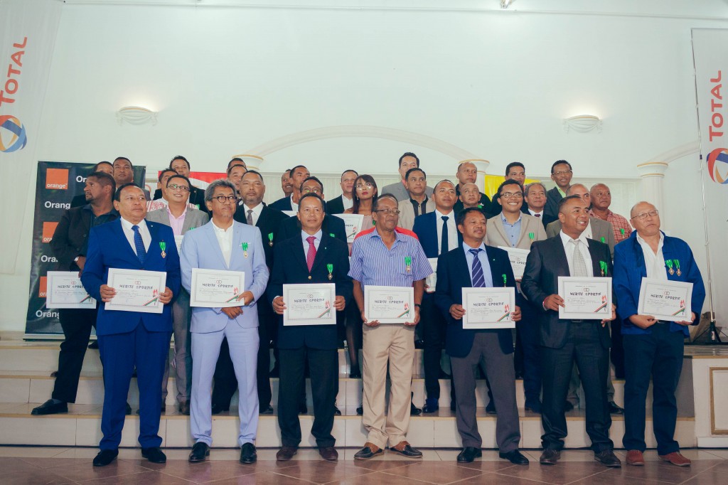 remise-trophée-FSAM-espace-Colonnades-Antananarivo