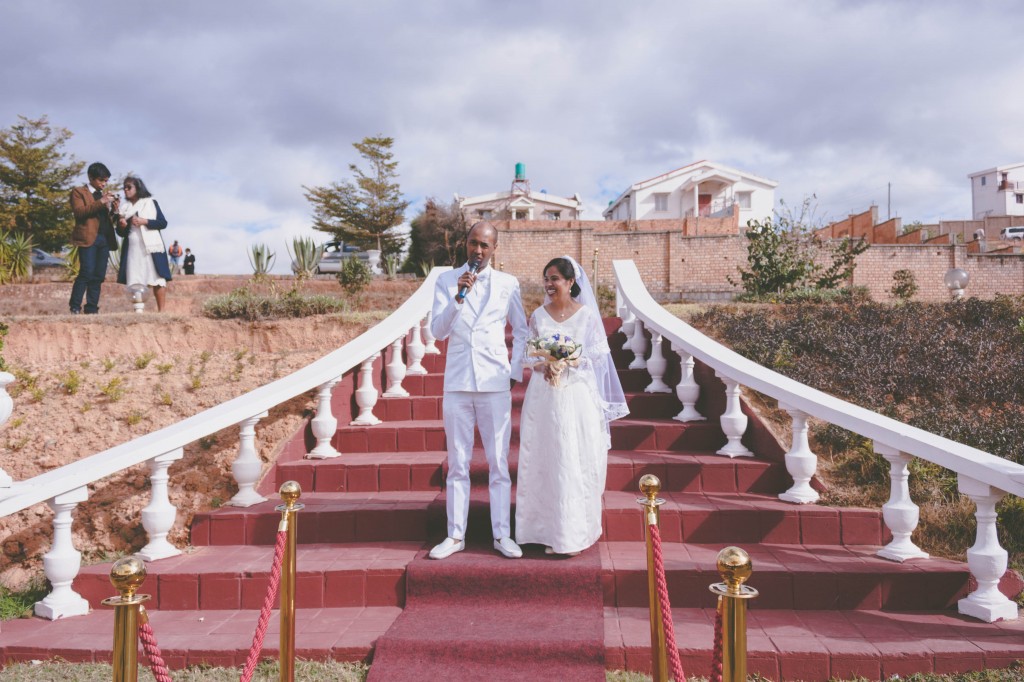 mariage-antananarivo-colonnades-discours-marié-jardin-njaka-tsiory