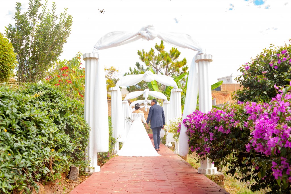 allée-des -mariés-mariage-espace-colonnades-1