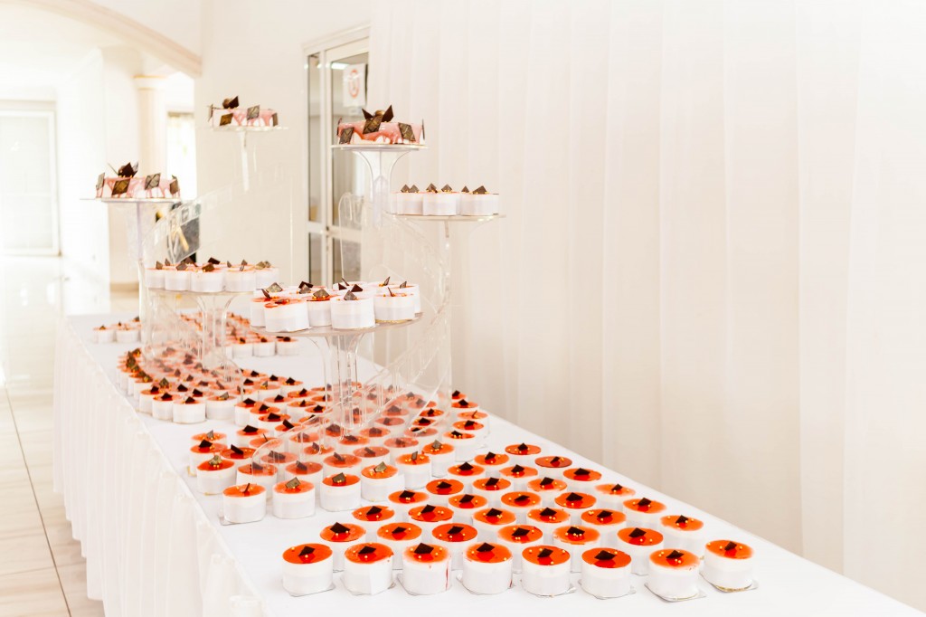 gateau mariage colonnades Tanà