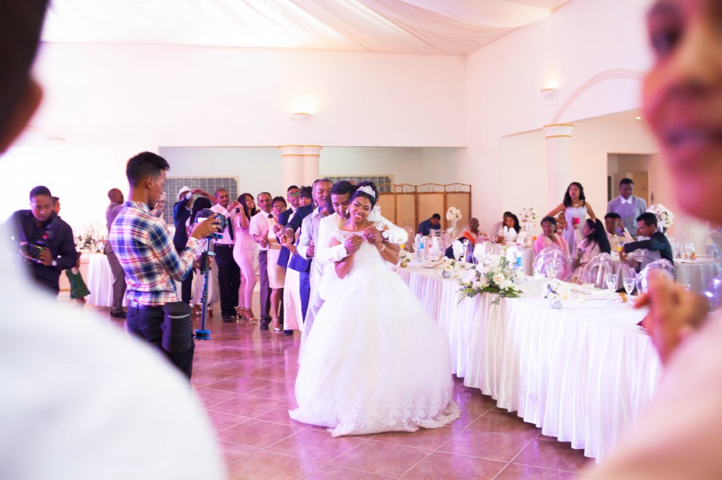 Mariage Toky Tahina Salle de réception Colonnades (38)