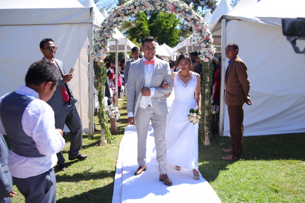 Mariage-champêtre-colonnades-Mirado-Sarah photosary (24)