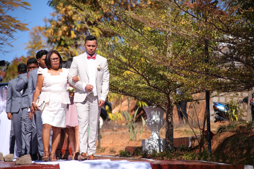 Mariage-champêtre-colonnades-Mirado-Sarah photosary (5)