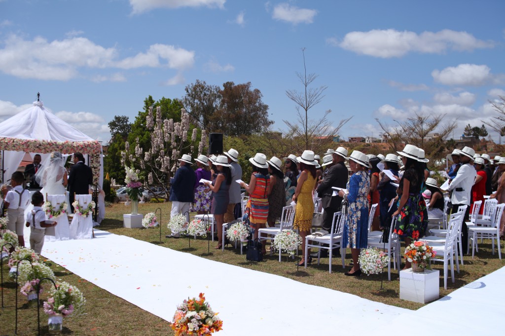 cérémonie mariage champêtre colonnades photosary emilio elviane (13)