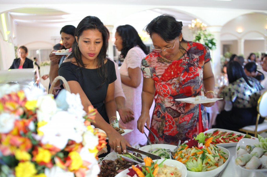 Buffet mariage salle de reception colonnades Laza&Hasina (8)