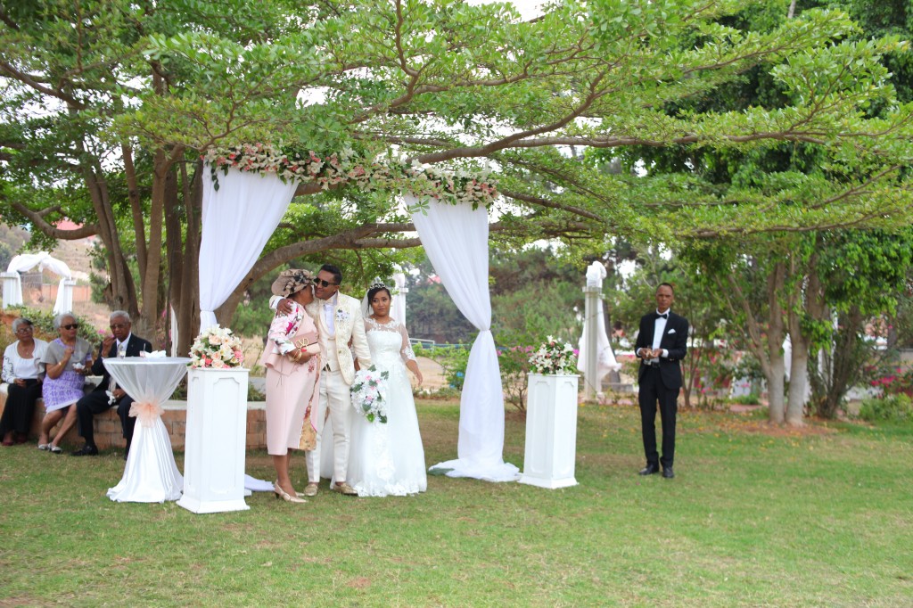 cocktail jardin colonnades mariage antonio sitraka (14)