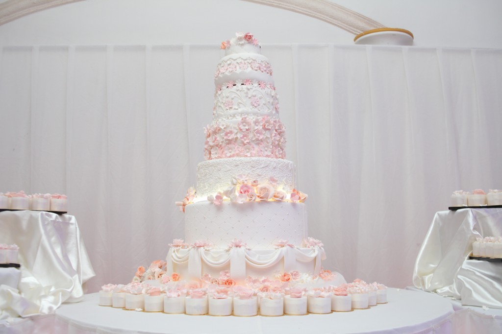 gateau colonnades mariage antonio sitraka (1)