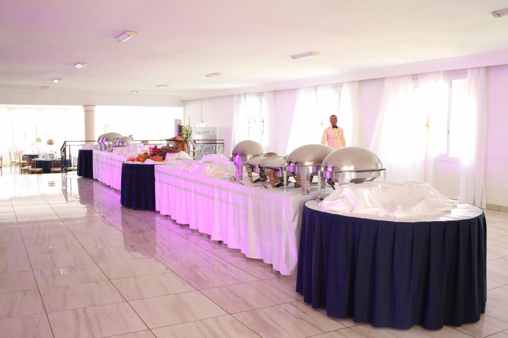 grand-buffet-mariage-espace-colonnades-Ionja-Alda (1)