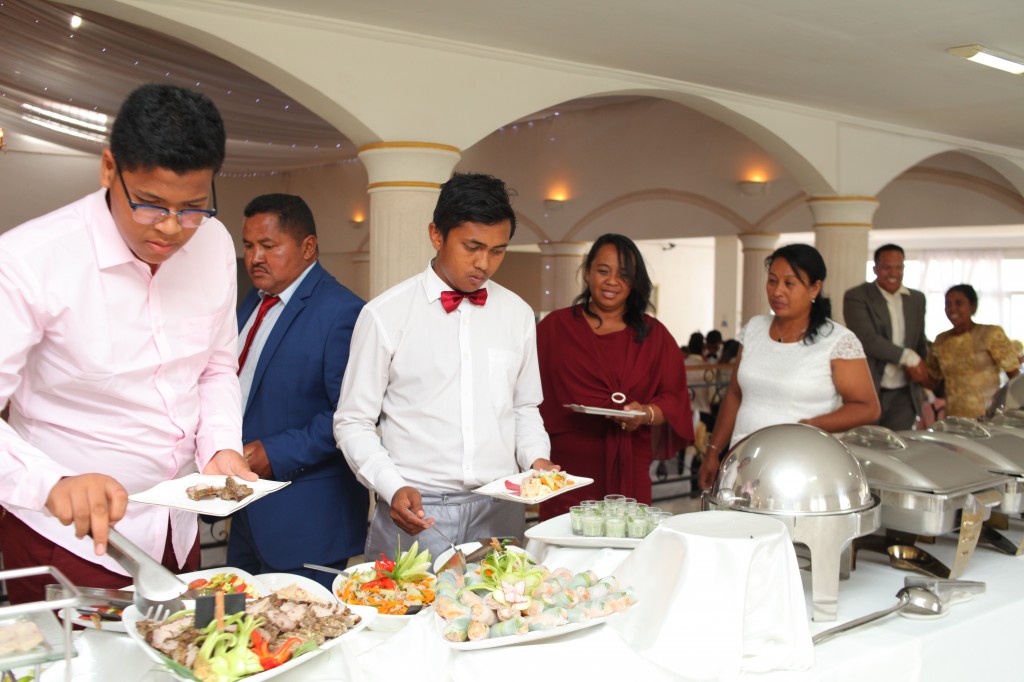 grand-buffet-salle-réception-mariage-Laza-Volana (5)