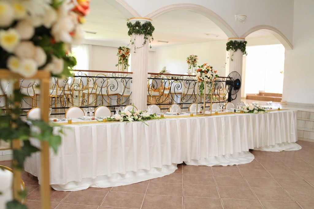 décoration salle de récéption mariage Colonnades Mamitiana & Tatiana (7)