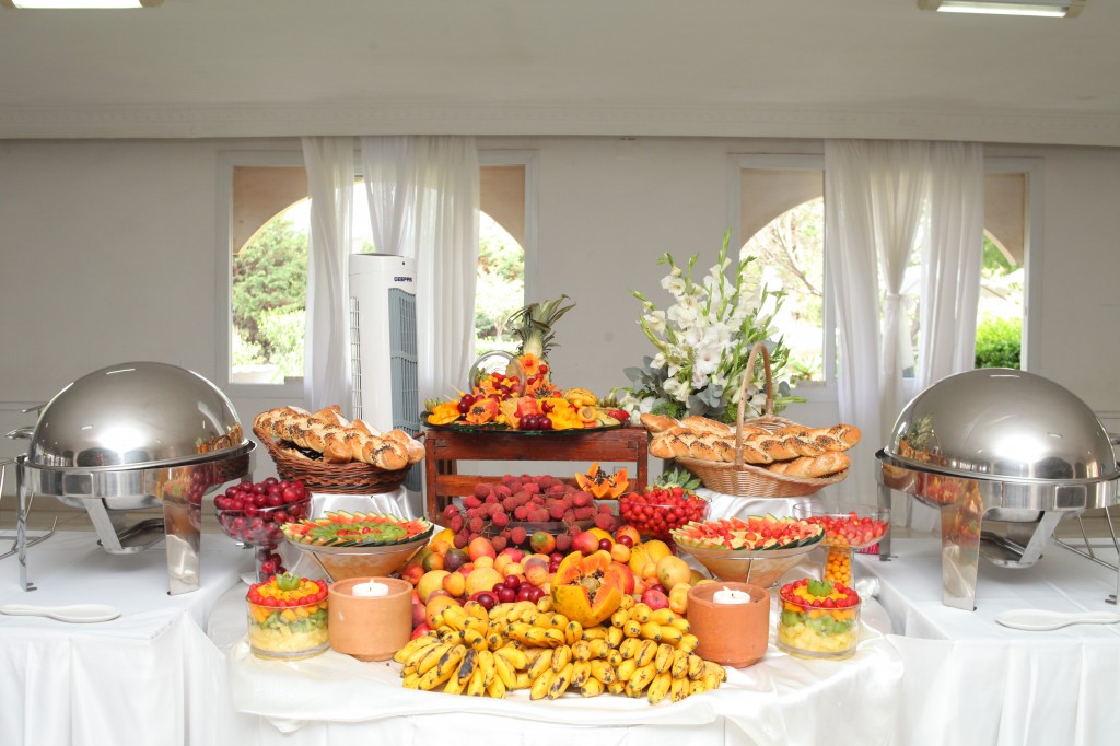 grand buffet de mariage Poun & Maryggeo Colonnades (2)