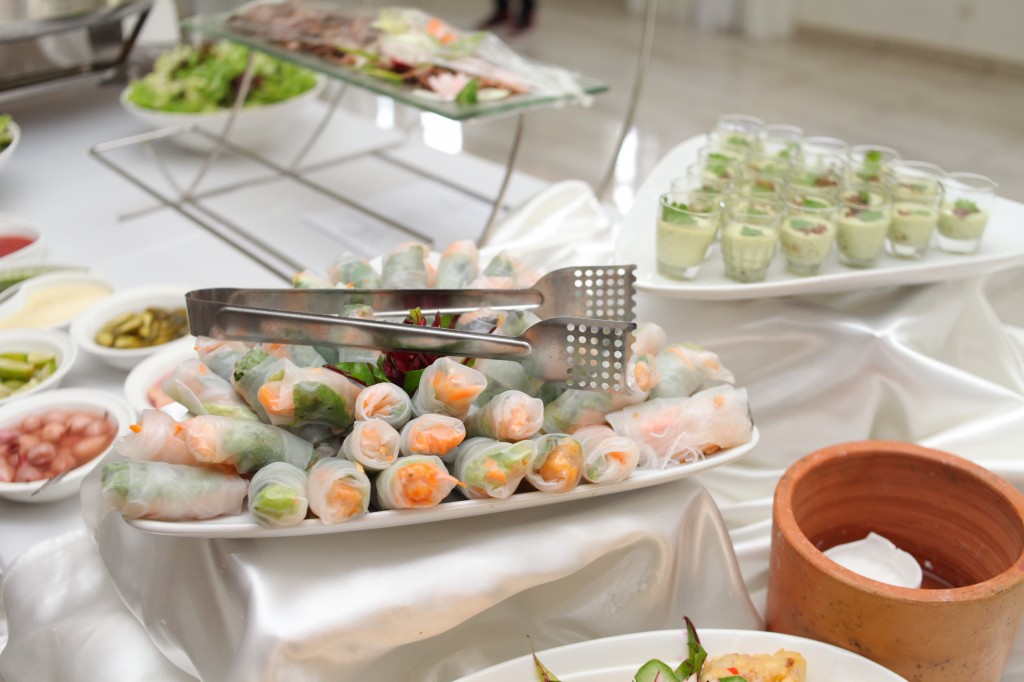 grand buffet de mariage Poun & Maryggeo Colonnades (5)