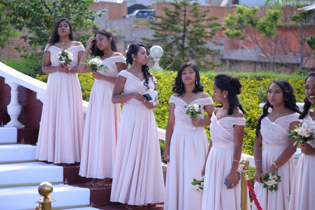 parcours tapis blanc mariage Colonnades Mamitiana & Tatiana (1)