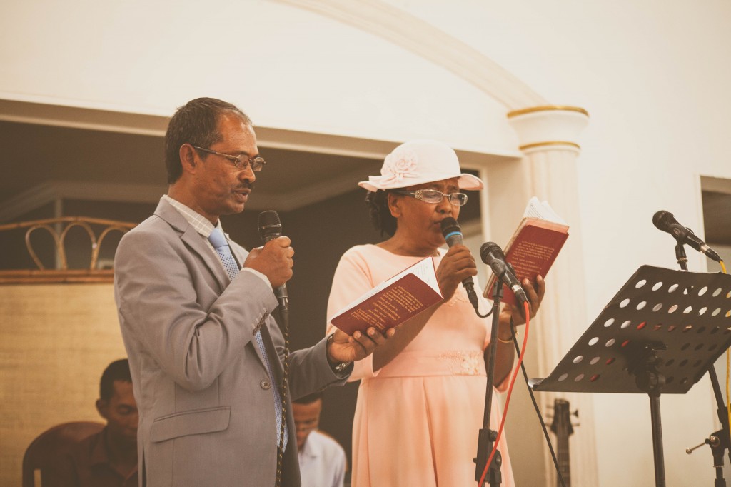 Ambiance-salle-buffet-mariage-espace-Colonnades-Antananarivo-Niavo & Fepy (2)