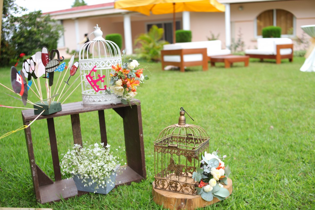 Mariage-espace-colonnades-Miarana-Mitantsoa-décoration-jardin (2)