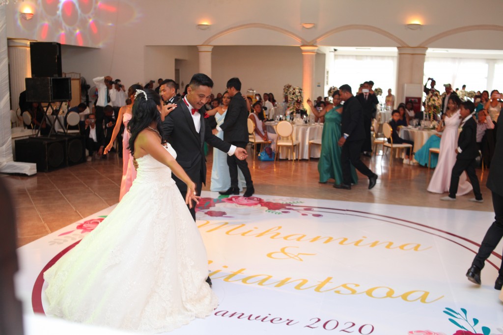 Mariage-espace-colonnades-Miarana-Mitantsoa-marche-nuptiale-ambiance-salle-de-reception (5)