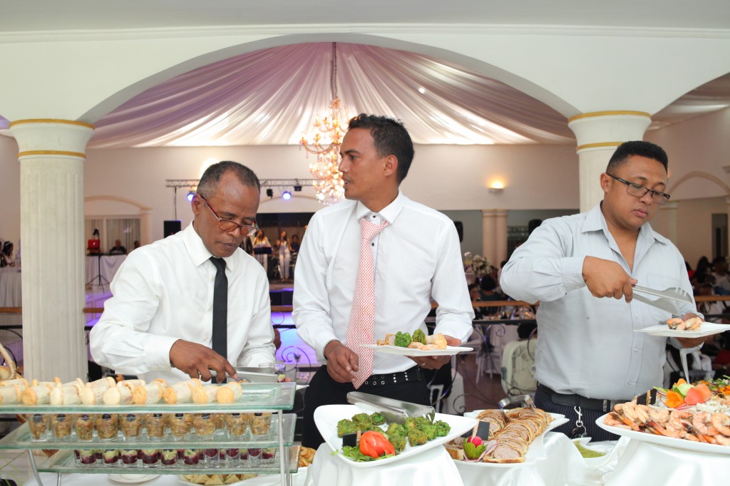 grand-Buffet-salle-mariage-Colonnades-Antananarivo-Toavina&Mbola