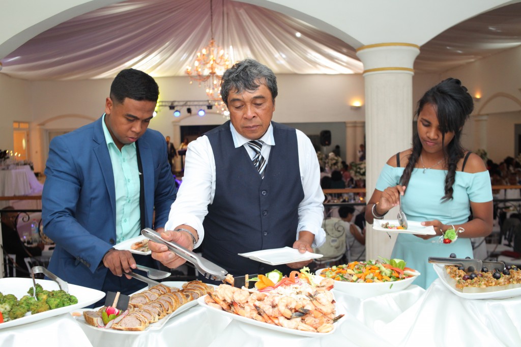 grand-Buffet-salle-mariage-Colonnades-Antananarivo-Toavina&Mbola