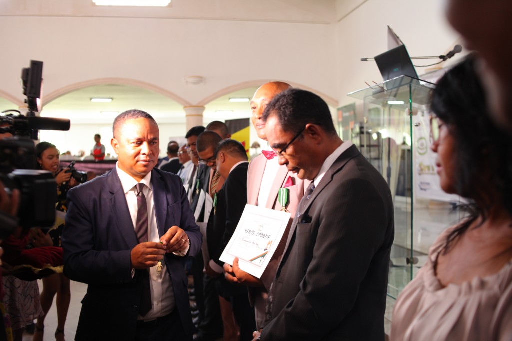 Remise de prix FSAM-Fédération-Sport-Automibile-2019-2020-salle-réception-Colonnades-Antananarivo-Madagascar (31)