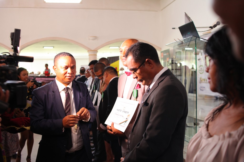 Remise de prix FSAM-Fédération-Sport-Automibile-2019-2020-salle-réception-Colonnades-Antananarivo-Madagascar (31)