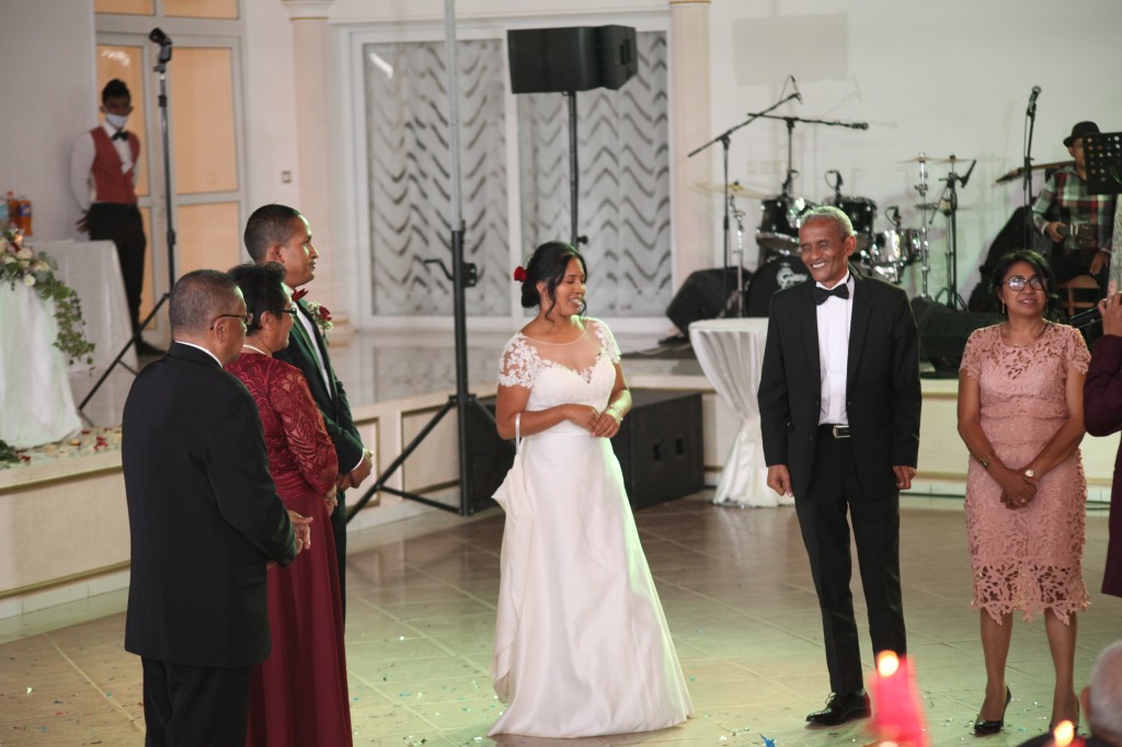 Ambiance-salle-mariage-Antananarivo-Colonnades-Tojo-Irina (13)