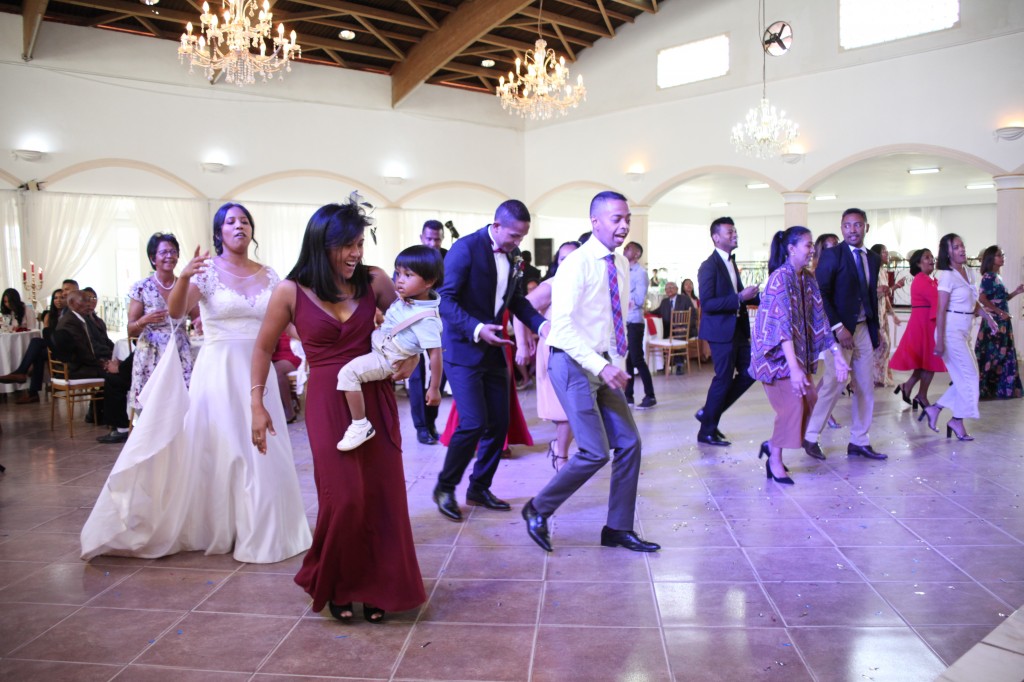 Ambiance-salle-mariage-Antananarivo-Colonnades-Tojo-Irina (18)