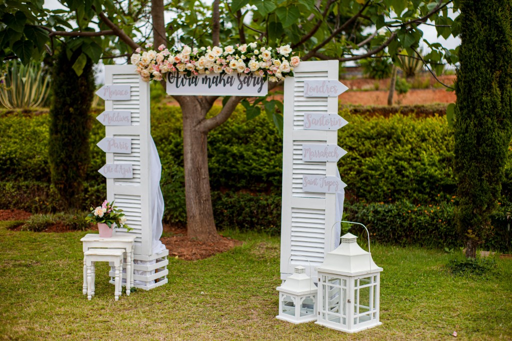 Décoration-jardin-espace-colonnades-Mariage-tahiana&kanto-photosary (2)