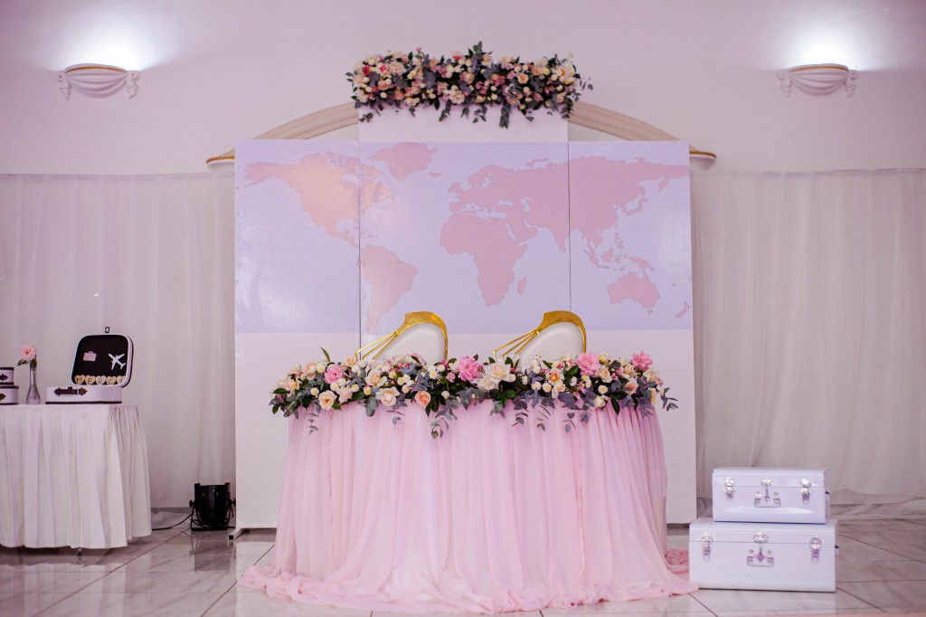 Décoration-salle-espace-colonnades-Mariage-tahiana&kanto-photosary (3)